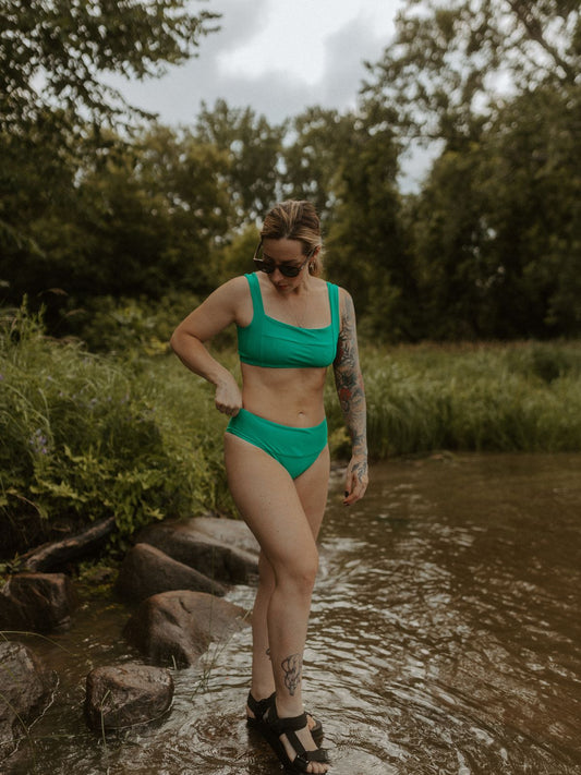 Rosé-Collection-swimwear-maillot-haut-lily-tissus-écologique-fait-montreal-local-éthique-eco-responsable-québec.